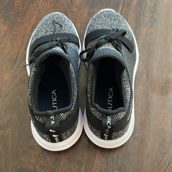 Nautica lightweight running sneakers 👟 - Picture 3 of 4